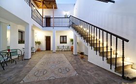 Casa Verde Comfortable Air-Conditioned Modern Apartments (Adults Only)